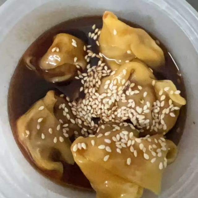 Wonton with Sesame Sauce.