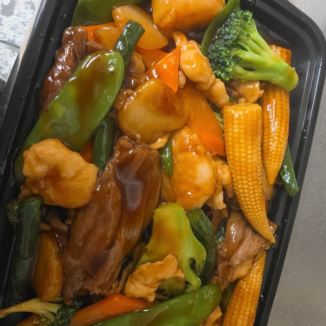 炒三鲜 Triple Delight.